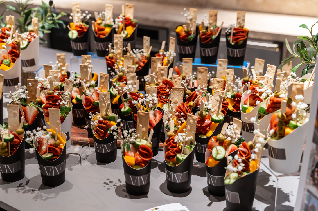 VIV_LuxuryApartmentCommunity_CommunityEvents_ST.PeteFL