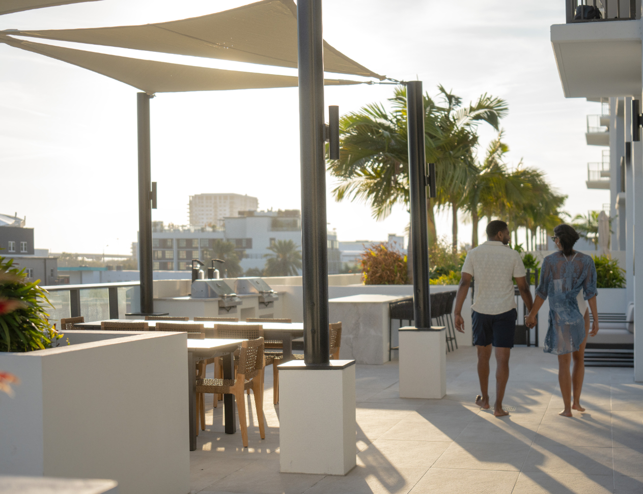 VIV_LuxuryApartmentCommunity_Pool_ST.PeteFL