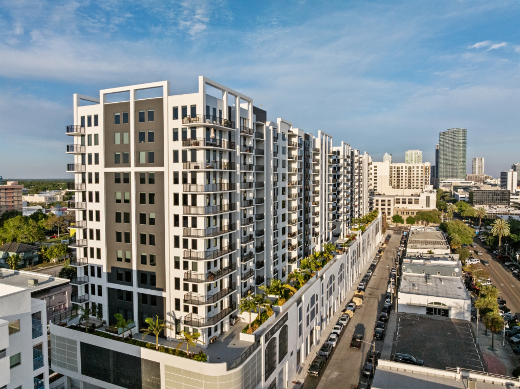 VIV_LuxuryApartmentCommunity_Exterior_ST.PeteFL